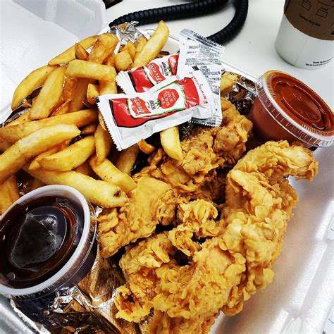 Dirty bird chicken - Published: Wednesday 18th May 2016. Move over doughnuts and tacos, there's a new food trend in Toronto. An amazing and iconic meal, fried chicken has been making appearances on menus all across the city. From Southern-fried to Korean barbecue to juicy chicken tenders — it's a menu item diverse enough for breakfast, lunch AND dinner.